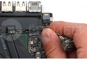 Замена порта зарядки MagSafe в MacBook Unibody A1278