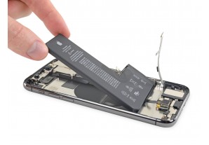 Замена аккумулятора в iPhone 11 Pro