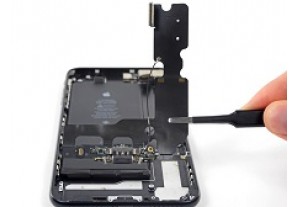 Замена порта зарядки Lightning на iPhone 7 Plus