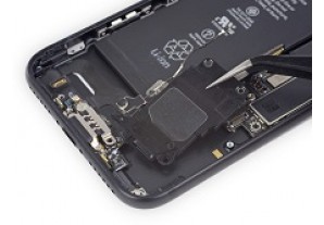 Замена нижнего динамика и Wi-Fi антенны на iPhone 7