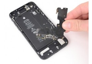 Замена порта зарядки Lightning на iPhone 7