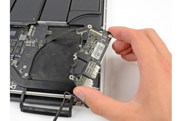 22 - Шаг 22 - Плата MagSafe