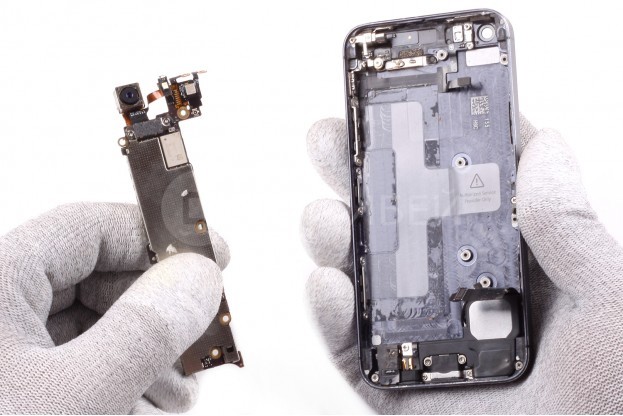 26 - Шаг 26 - Материнская плата 