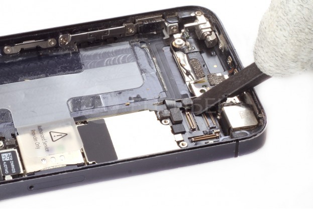 17 - Шаг 17 - Отключение шлейфов