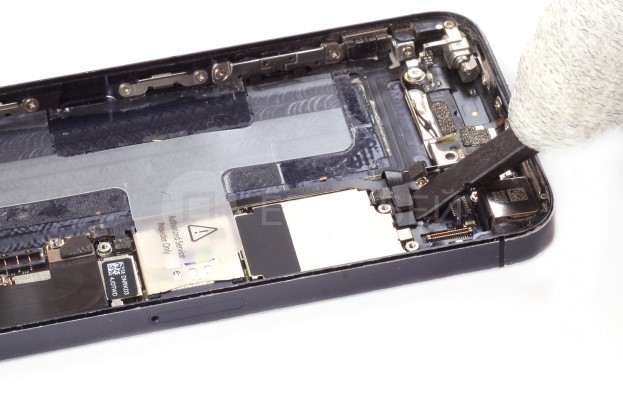 17 - Шаг 17 - Отключение шлейфов