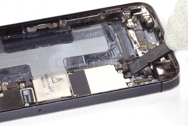 17 - Шаг 17 - Отключение шлейфов