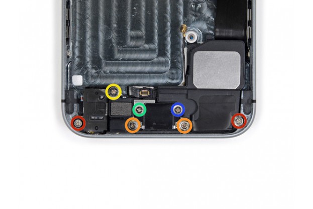 Как снять заднюю крышку айфон 14 Замена копрпуса для iPhone 5S