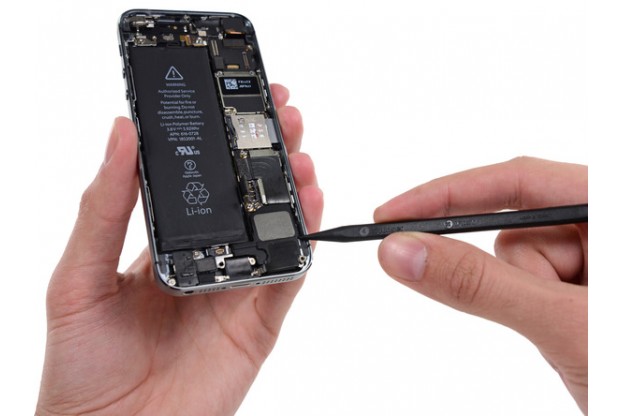 Замена порта зарядки Lightning (нижнего шлейфа) в iPhone 5S своими руками