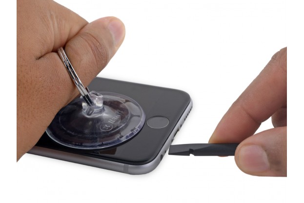 4 - Шаг 4 - Поднятие дисплейного модуля