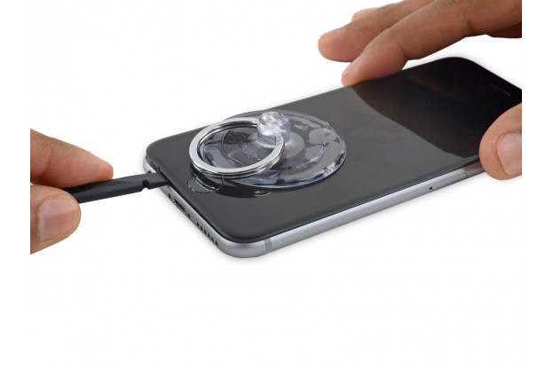 7 - Шаг 7 - Поднятие дисплейного модуля