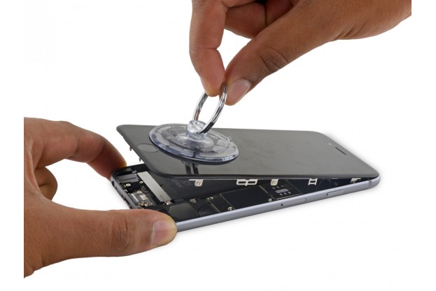 9 - Шаг 9 - Поднятие дисплейного модуля