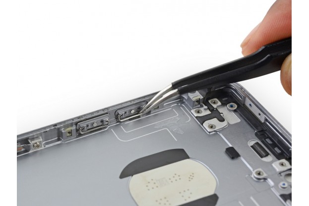 57 - Шаг 57 - Крышки кнопок регулировки громкости