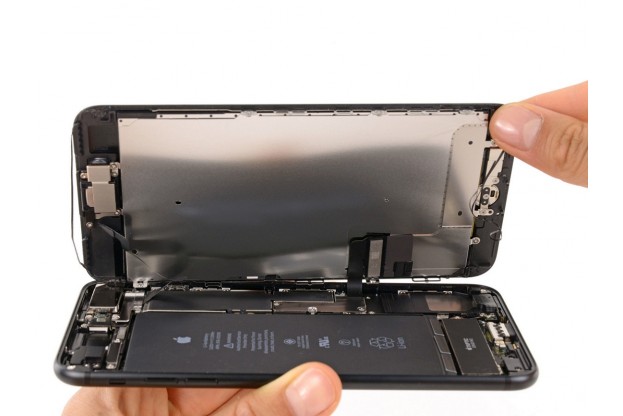 10 - Шаг 10 - Открытие телефона