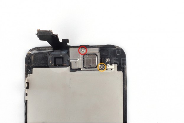 10 - Шаг 10 - Снятие пластины верхнего слухового динамика 10 - Шаг 10 - Снятие пластины верхнего слухового динамика