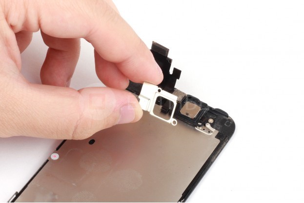 11 - Шаг 11 - Снятие пластины верхнего слухового динамика 11 - Шаг 11 - Снятие пластины верхнего слухового динамика