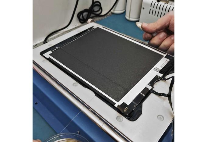 Переклейка стекла дисплейного модуля на iPad mini 6